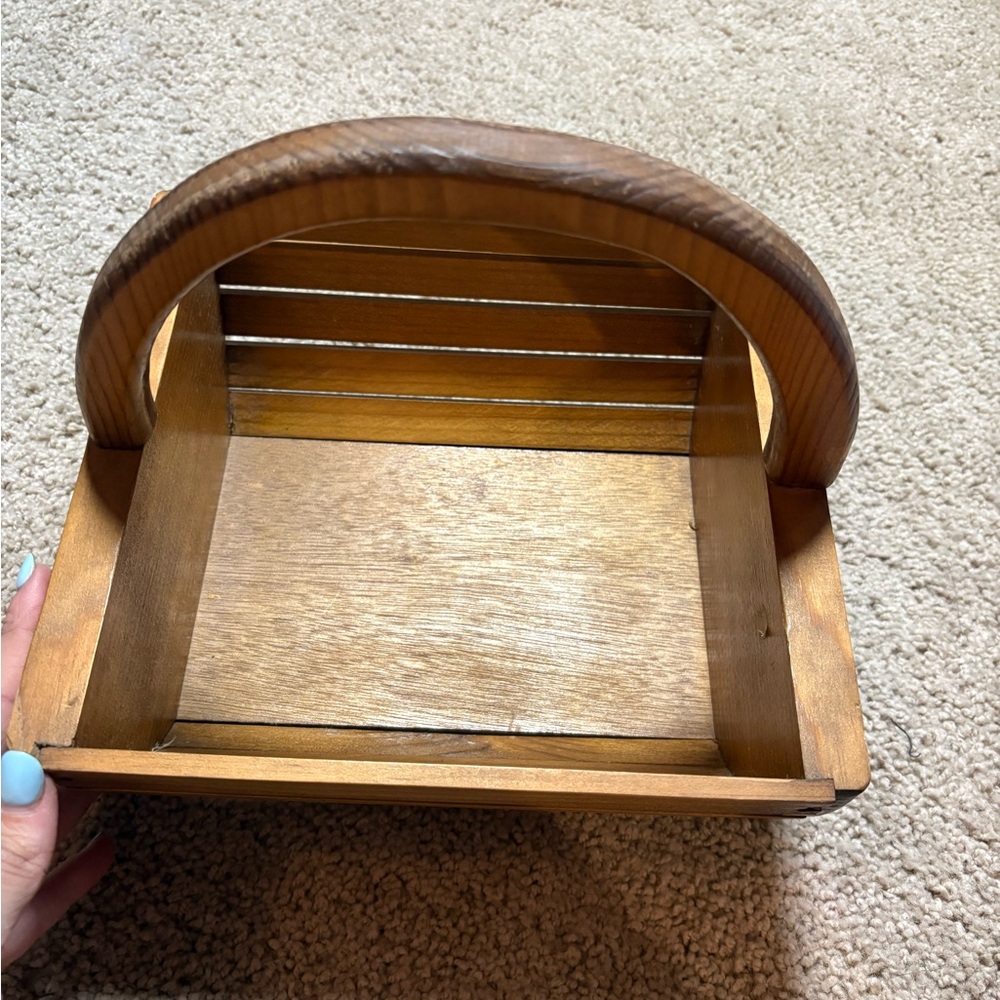 vintage wooden rustic basket from the 1980s w/heart-shaped design with a handle - Picture 3 of 10